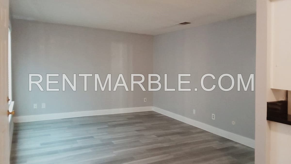 4550 E Fountain Way, Apt 103, Fresno CA 93726