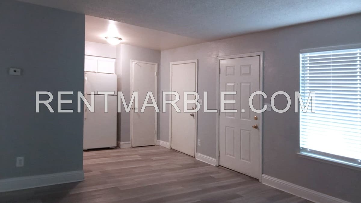 4550 E Fountain Way, Apt 103, Fresno CA 93726 photo 3