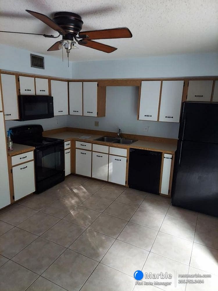 2076 Oak Meadow Cir, South Daytona FL 32119 photo 2